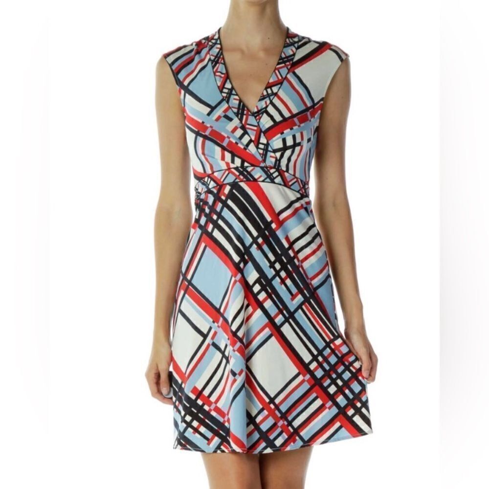 BCBGMaxazria A-line Red blue and ivory knee length v-neck sleeveless Dress